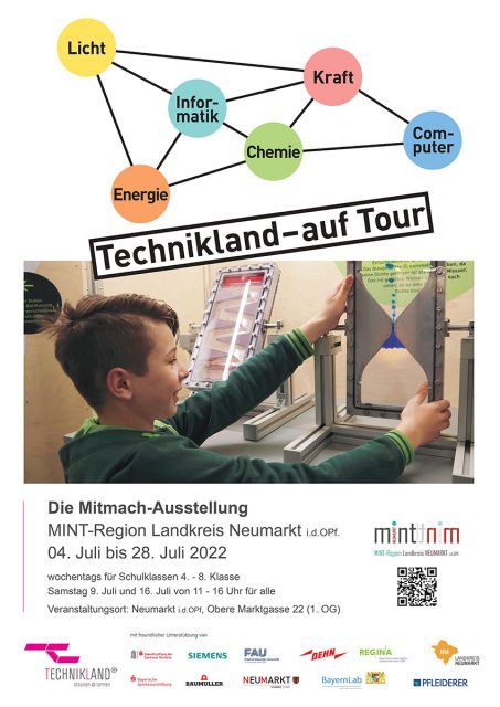 Kind bei einer Technikland-Ausstellung.