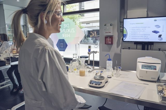 Laboranalyse auf einem Monitor